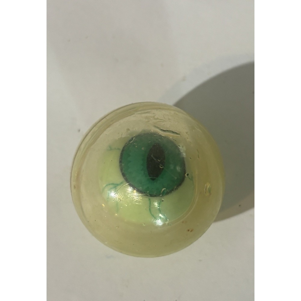 FLOATING GREEN LIZARD REPTILE EYE EYEBALL PLASTIC BALL TOY VINTAGE RARE‎